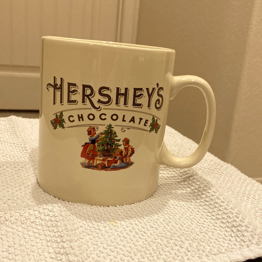 Hershey’s Chocolate Official Oversized Collectors Mug Cup 28oz